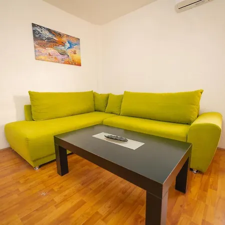 Bezho Apartment *